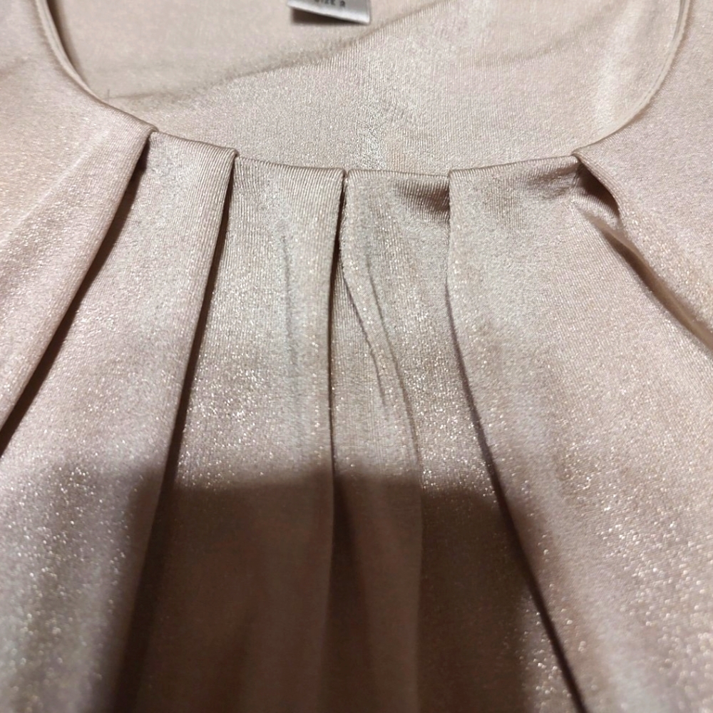 🐈 Striking Chico's Travelers Light Gold Lame Metallic Pleated Cami Tank - L (2) - Picture 9 of 16